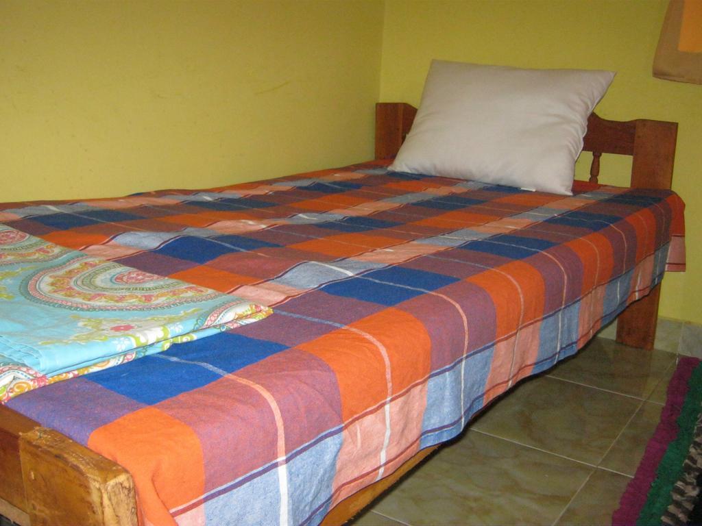 Aurora - Negombo Budget Hostel Habitación foto
